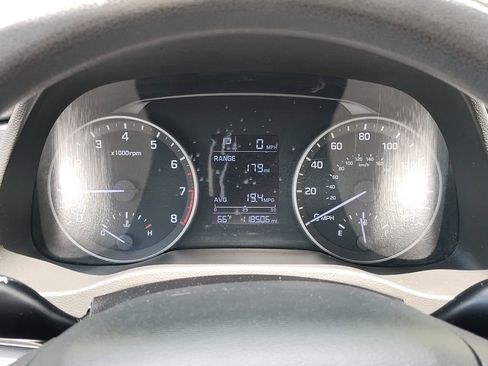 Used 2017 Hyundai Elantra SE image 17