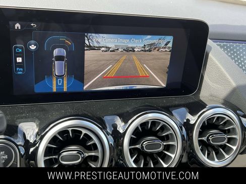 Used 2025 Mercedes-Benz GLA 250 4MATIC image 25