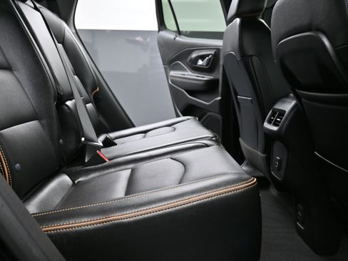 Used 2024 GMC Terrain AT4 image 25