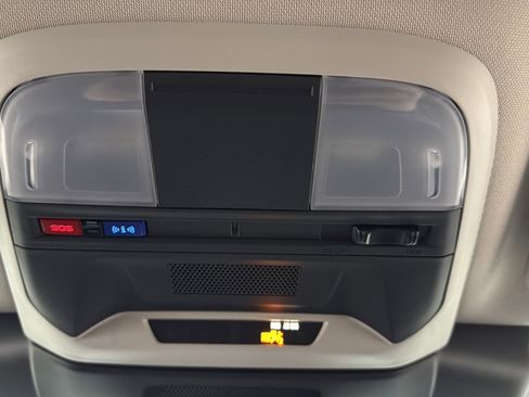 Used 2025 Subaru Crosstrek 2.0i Premium image 23