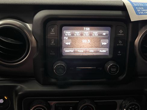 Used 2021 Jeep Wrangler Sport AWD/4WD image 19