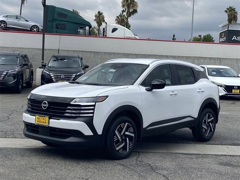 New 2026 Nissan Kicks SV image 5