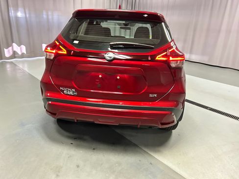 Used 2023 Nissan Kicks SR w/ SR Premium Package FWD image 6