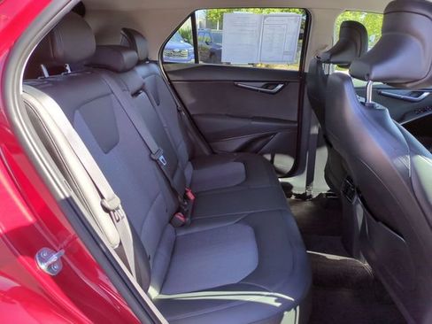 Used 2024 Kia Niro EX FWD image 31