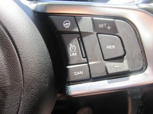 Used 2020 Jaguar E-PACE AWD/4WD image 12