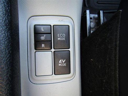 Used 2013 Toyota Prius C Four image 21