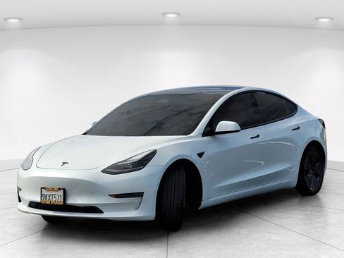 Used 2022 Tesla Model 3 RWD image 2