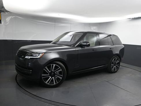 Used 2023 Land Rover Range Rover SE image 1