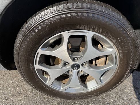 Used 2020 Kia Telluride EX AWD/4WD image 12