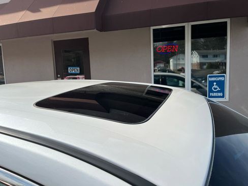 Used 2015 Ford Taurus SEL w/ Equipment Group 201A image 12