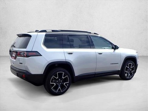 New 2026 Jeep Cherokee Overland w/ Trailer Tow Group image 4