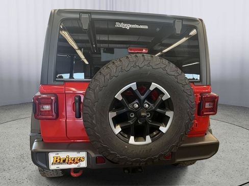 Used 2025 Jeep Wrangler Unlimited Rubicon w/ Convenience Group AWD/4WD image 5