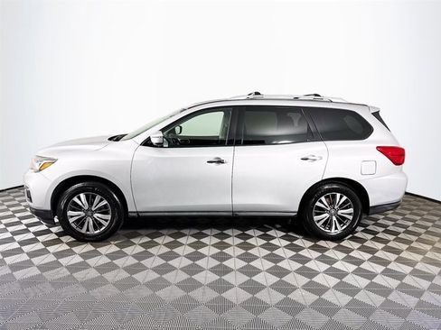 Used 2020 Nissan Pathfinder SV image 9