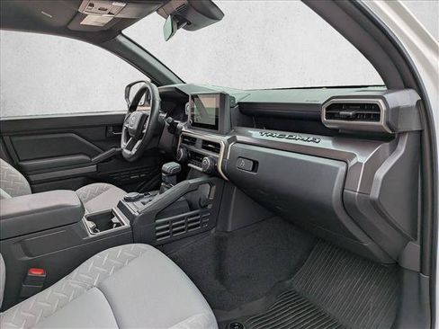 Certified 2026 Toyota Tacoma SR5 AWD/4WD image 19