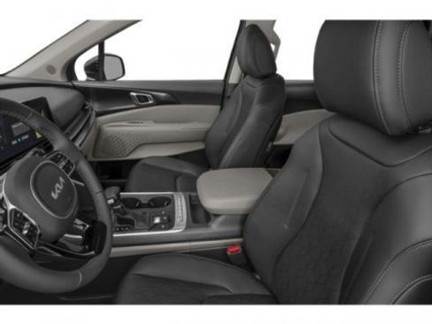 Certified 2026 Kia Carnival FWD image 11