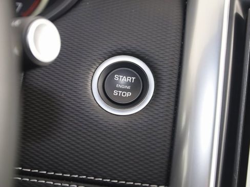 Used 2023 Land Rover Discovery S R-Dynamic image 34