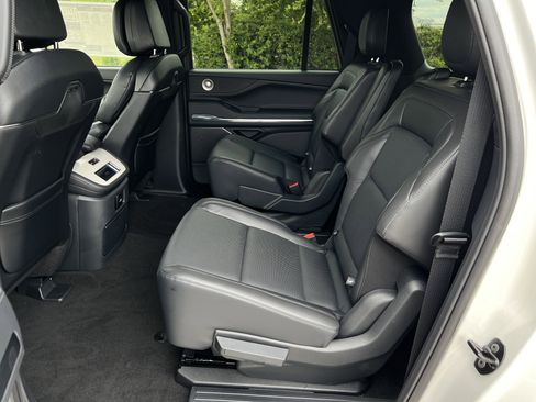 New 2025 Lincoln Navigator L Reserve w/ Jet Appearance Package image 25