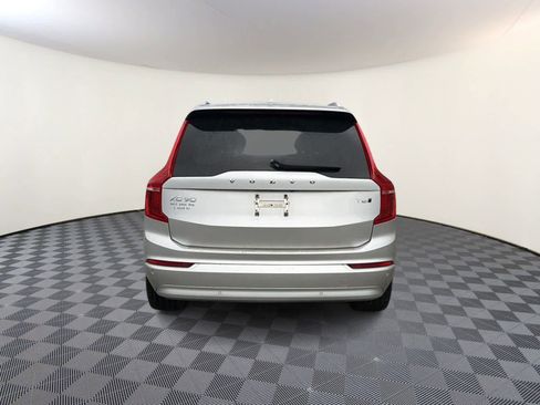Used 2022 Volvo XC90 T6 Momentum w/ Climate Package image 6
