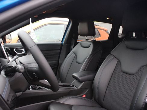 New 2026 Jeep Compass Latitude AWD/4WD image 14