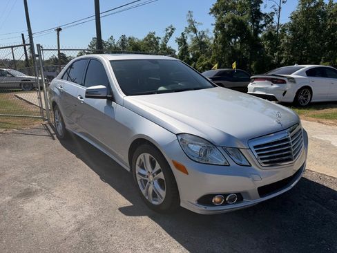 Used 2011 Mercedes-Benz E 350 Sedan image 7