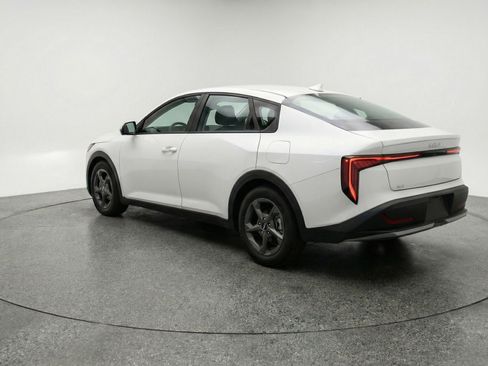 Used 2025 Kia K4 FWD image 6