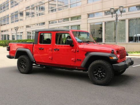 Used 2020 Jeep Gladiator Sport AWD/4WD image 2