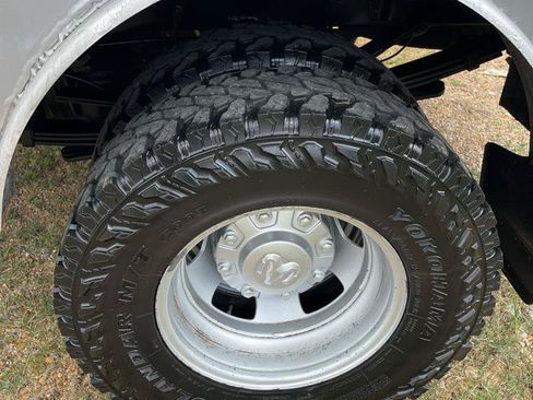 Used 2021 RAM 3500 Big Horn w/ Night Edition AWD/4WD image 13