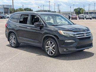 Used 2017 Honda Pilot Touring video 3