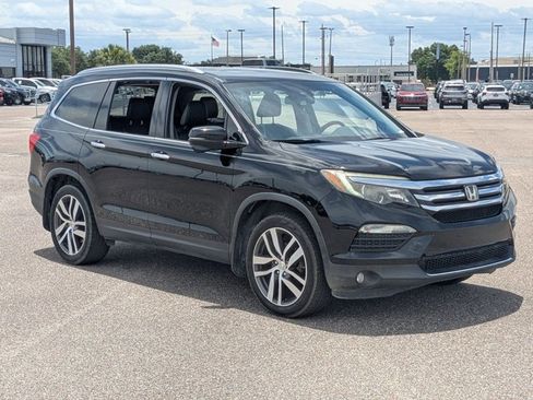 Used 2017 Honda Pilot Touring image 3