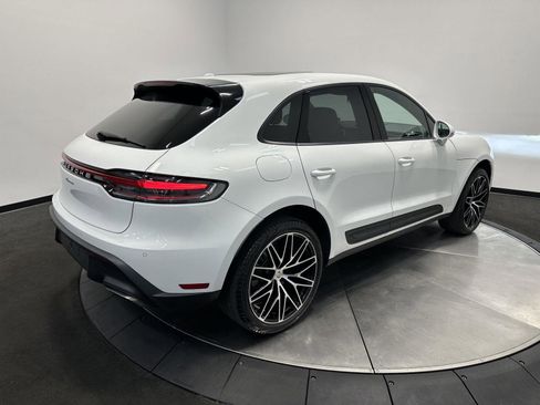 Used 2025 Porsche Macan AWD/4WD image 7