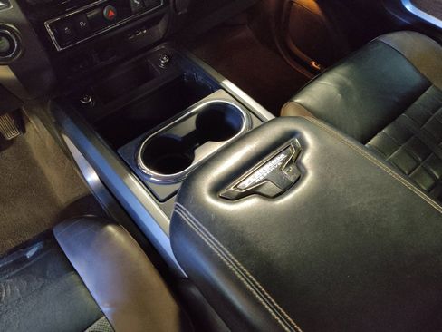 Used 2019 Nissan Titan Platinum Reserve image 26