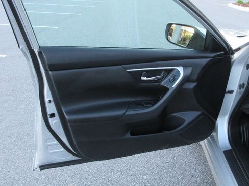 Used 2018 Nissan Altima 2.5 S w/ S Convenience Package image 12