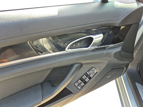 Used 2016 Porsche Panamera S image 24