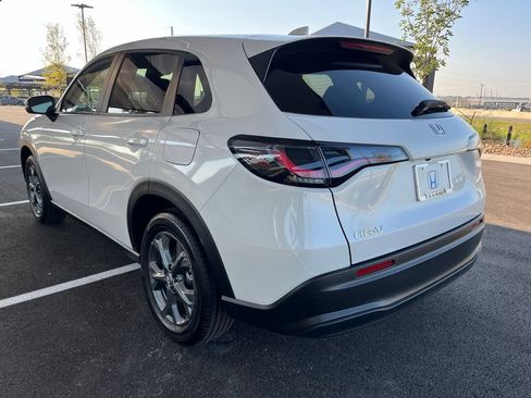 Certified 2026 Honda HR-V LX image 6