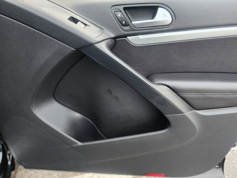 Used 2016 Volkswagen Tiguan R-Line FWD image 13