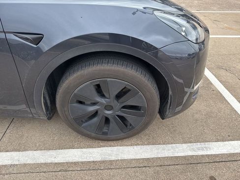 Used 2025 Tesla Model Y Long Range image 4