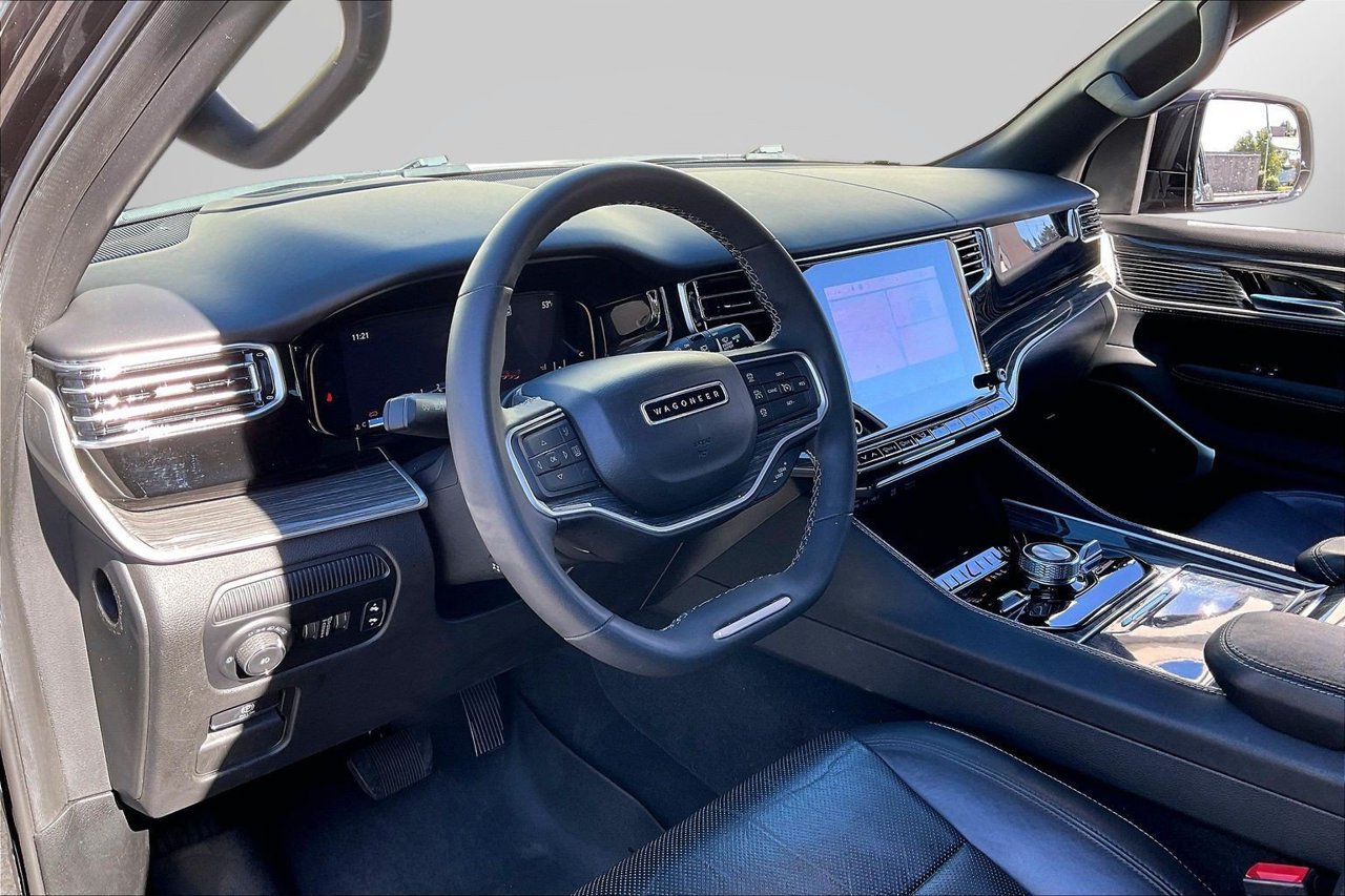 Used 2022 Jeep Wagoneer Series II w/ Convenience Group I AWD/4WD image 20
