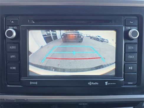 Used 2018 Toyota Tacoma SR5 image 21