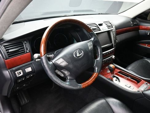 Used 2011 Lexus LS 460 L w/ Luxury Pkg image 13