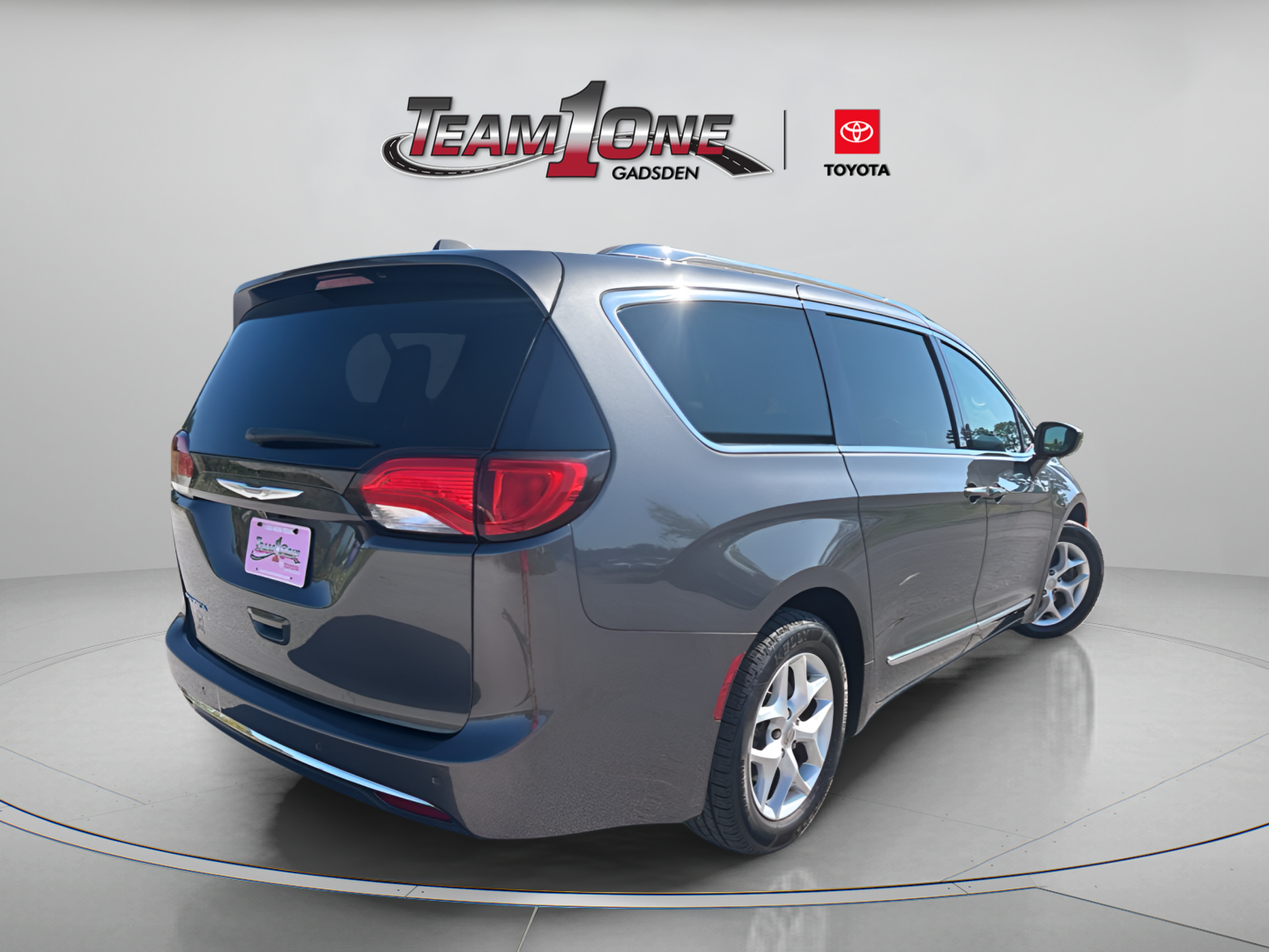 Used 2018 Chrysler Pacifica Touring-L Plus w/ Tire & Wheel Group FWD image 7