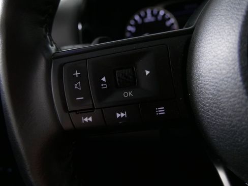 Used 2024 Nissan Pathfinder SV AWD/4WD image 23