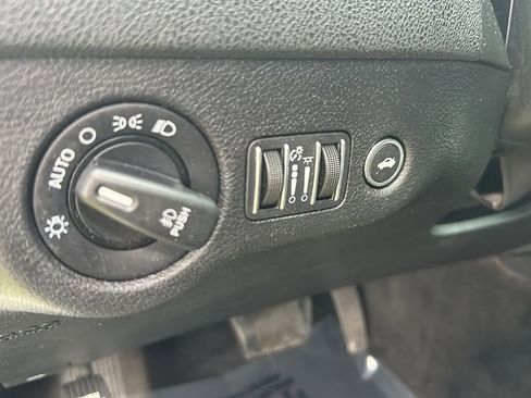 Used 2016 Dodge Charger SXT RWD image 30