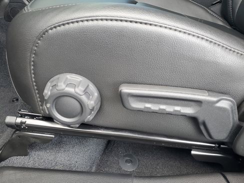 New 2023 Jeep Gladiator Willys image 7