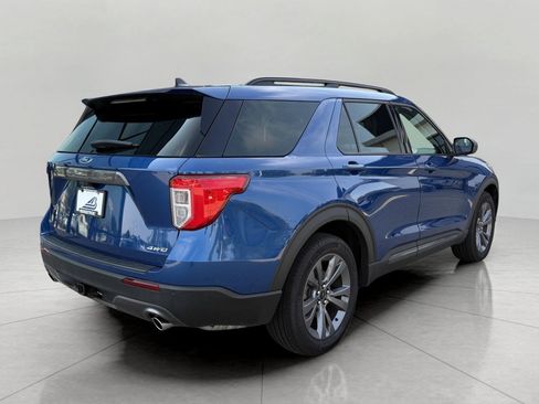 Used 2021 Ford Explorer XLT w/ Equipment Group 202A AWD/4WD image 12