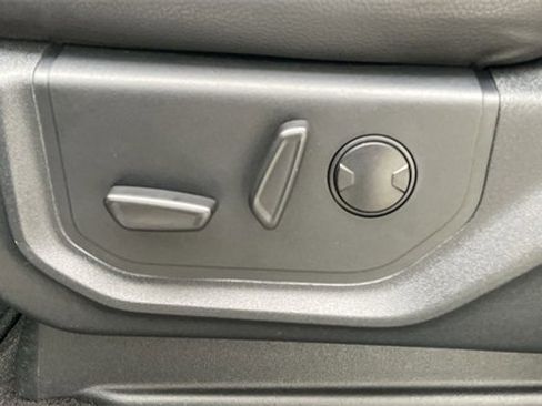 Used 2021 Ford Expedition Max XLT image 12