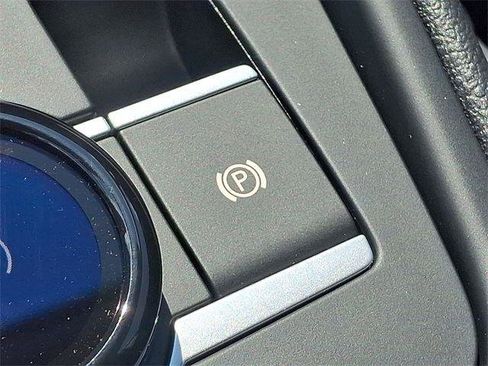 New 2025 Volkswagen Tiguan SE image 21