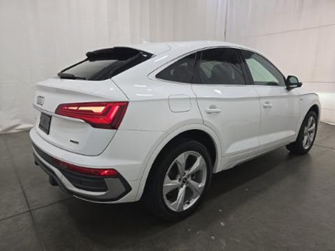 Used 2023 Audi Q5 2.0T Premium w/ Convenience Package AWD/4WD image 2