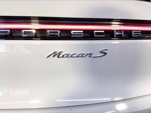 Certified 2022 Porsche Macan S image 35