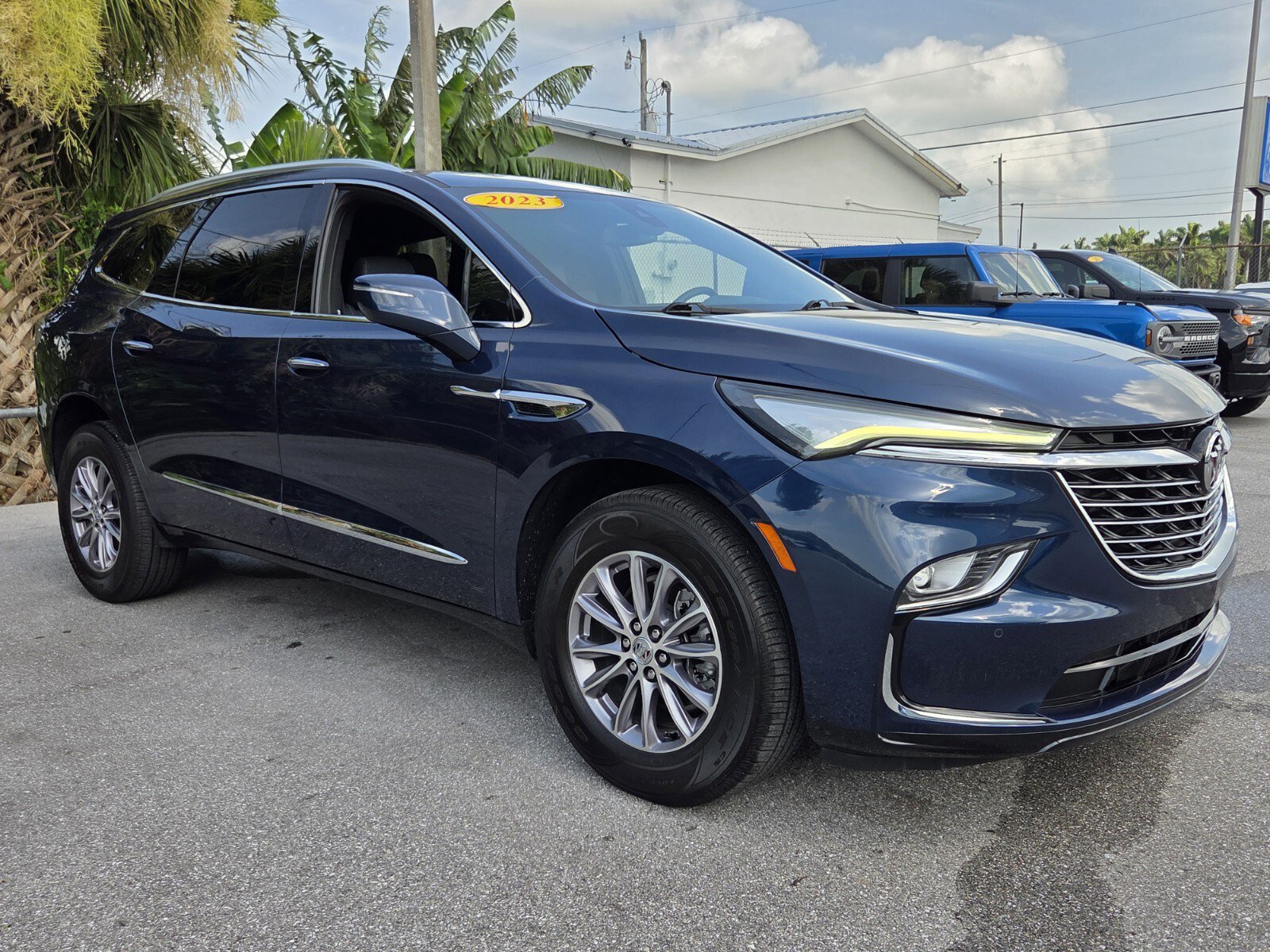 Used 2023 Buick Enclave Essence FWD image 7