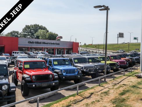 Used 2026 Jeep Compass Trailhawk AWD/4WD image 2